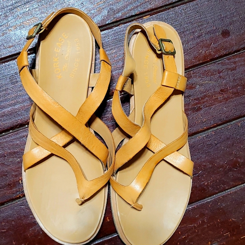 Kork-Ease Size 10 Cross Strap Sandals EUC